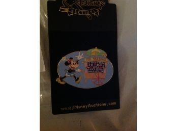 Disney Auctions Ltd Ed Minnie Mouse Pin/ Comes In Original Wrappings