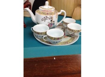 Never Used Chinese Tea Set - 4 Cups- 1 Tray -1 Teapot