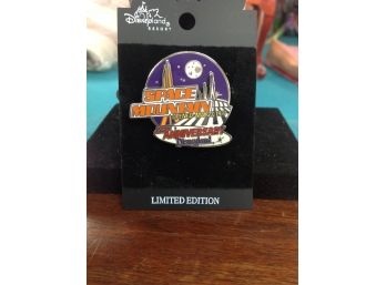 Disney Space Mountain 25th Anniversary Disneyland Spinner Pin-Limited Edition