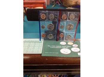 The 1993 United States Mint Uncirculated Coin Set With P & D Mint Marks