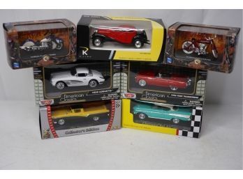 LARGE LOT OF COLLECTIBLE TOY CARS AND MOTORCYCLE, A13