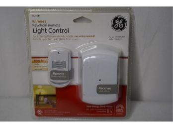 NEW General Electric WIRELESS KEYCHAIN REMOTE LIGHT CONTROL