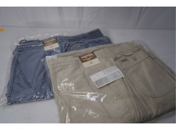 LOT OF 2 MEN OUTDOOR SHORTS, SIZE 38