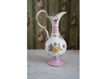 HEIRLOOM PORCELAIN PITCHER,  7.5IN HEIGHT