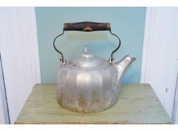 WAGNER WARE KETTLE WITH WOOD HANDLE