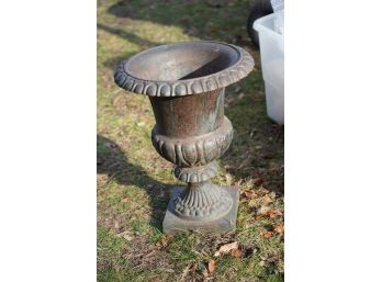 VICTORIAN OUTDDOR METAL PLANTER,  15X20 INCHES