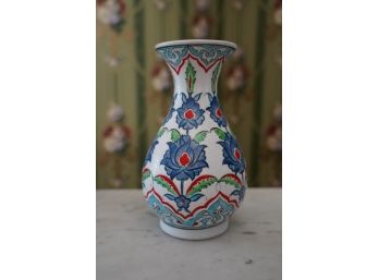 HAND PAINTED PORCELAIN VASE, SIGNED,  8IN HEIGHT