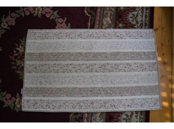 SIMPLY SHABBY CHIC TM REVERSIBLE ENTRANCE RUG,  31X51 INCHES
