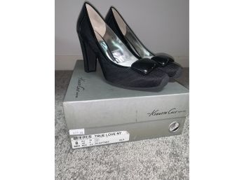 Kenneth Cole New In Box Size 8 Black Pumps