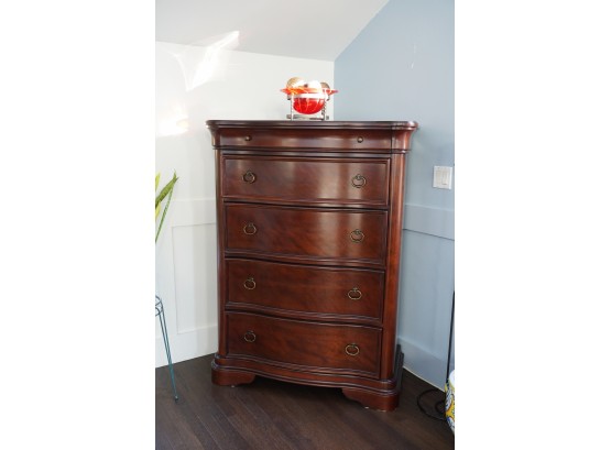 LIKE NEW MINT CONDITION, SOLID WOOD 5 DRAWERS TALL DRESSER