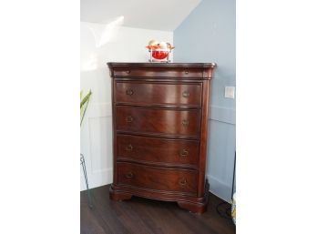 LIKE NEW MINT CONDITION, SOLID WOOD 5 DRAWERS TALL DRESSER