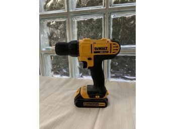 DEWALT 20V MAX DRILL WITH BATTERY, WORKING