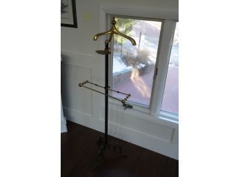 CLOTHES TREE BRASS AND METAL TALL CLOTHES HANGER, 55IN HEIGHT