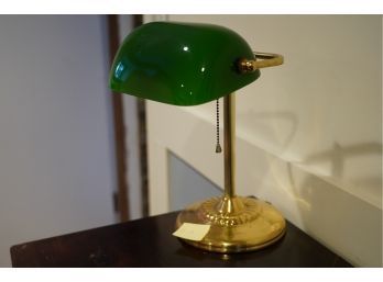 GREEN GLASS WITH GOLD COLOR METAL BASE BANKERS LAMP