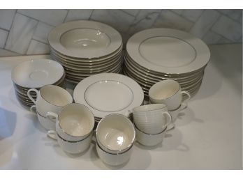 PIER ONE CHINA SET,LARGE LOT, SET OF 8  PLEASE NOTE SET IS INCOMPLETE