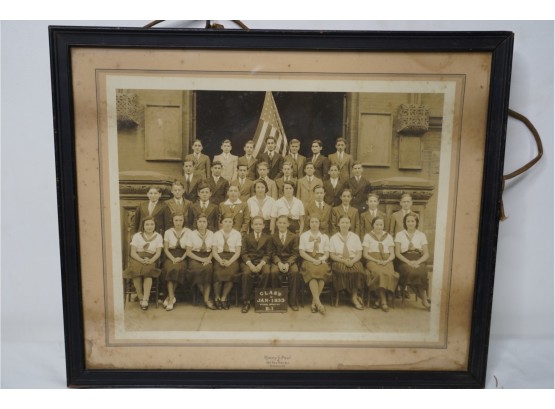 CLASS OF 1933 STRAUS JUNIOR HS PICTURE, 18X15 INCHES