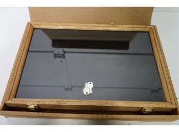 BRAND NEW SMALL WOOD DISPLAY WITH 2 KEYS