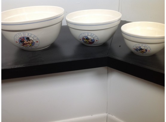 New In Box--3 Piece Mickey And Minnie Mixing Bowl Set