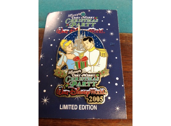 Mickey's Very Merry Christmas Party -limited Edition Of Cinderella And Prince Charming