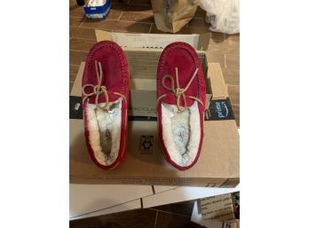 Pair Of Used Womens Ugg Slippers - Red - Size 7
