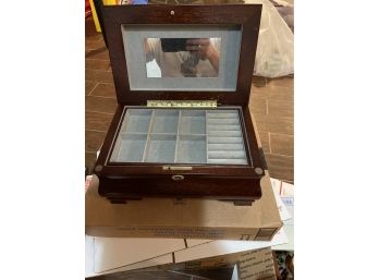 Beautiful Vintage Wooden Jewelry Box - No Key