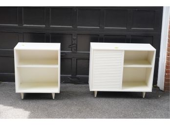 MID CENTURY LOT OF 2 VINTAGE WHITE NIGHTSTANDS