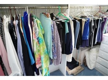 ENTIRE CLOSET OF WOMENS CLOTHING