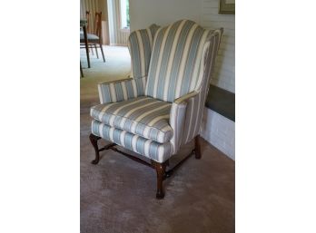 WOOD FRAME WINGBACK UPLOSTRY CHAIR
