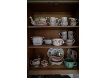 ENTIRE CABINET OF KITCHEN ITEMS