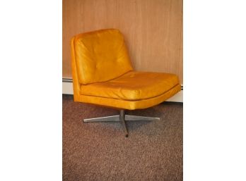 EVERYONE'S FAVORITE! GREAT COLOR! MID CENTURY MUSTARD COLOR VINYL CHAIR WITH CHROME BASE (READ INFO)