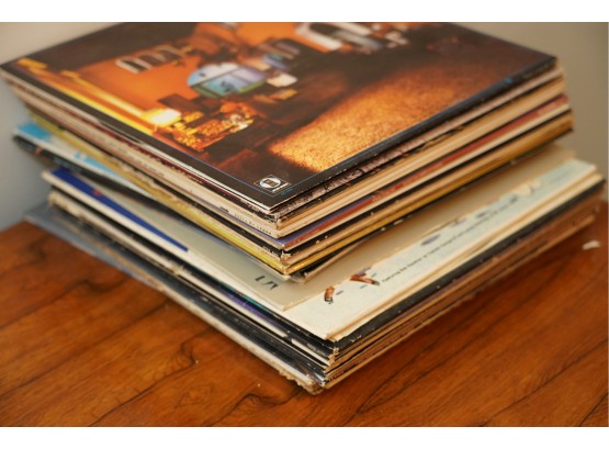 LOT OF VINTAGE RECORDS