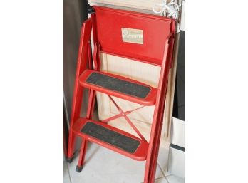 VINTAGE RED METAL 3-ATEP FOLDING STEP LADDER. GREAT FOR ANY HOME!
