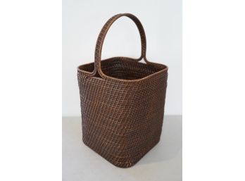 BEAUTIFUL WICKER STYLE BASKET WITH HANDLE