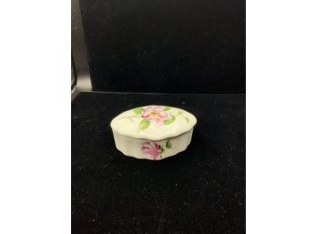 GORGEOUS HAND PAINTED PORCELAIN LIMOGES FRANCE JEWELRY BOX