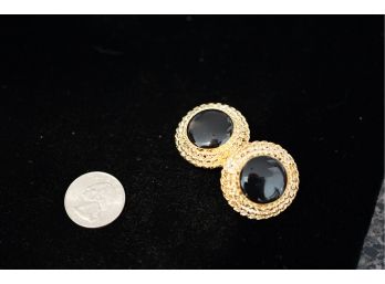 BEAUTIFUL VINTAGE ST. JOHN CLIP ON EARRINGS WITH BLACK STONE