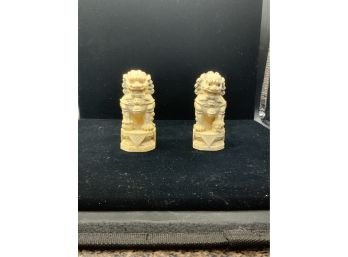 BEAUTIFUL ASIAN IVORY STYLE SMALL FIGURINE WITH SIGNATURE 4IN HIGH