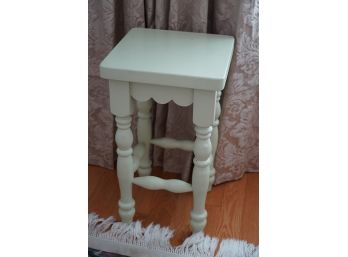 SOLID WOOD SOLID PAINTED LIGHT GREEN WOOD SIDE TABLE