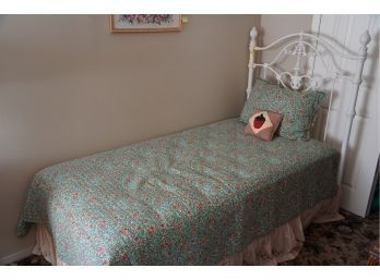BEAUTIFUL TWIN METAL BED WITH MATTRESS