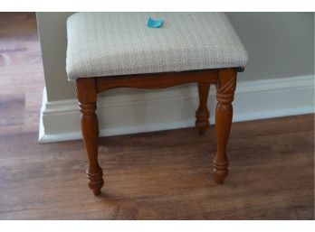 GORGEOUS WOOD FRAME SMALL BENCH WITH WHITE CUSHION