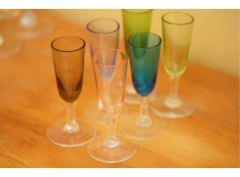 BEAUTIFUL SMALL DIFFERENT COLOR SHOT GLASSES 4IN HIGH