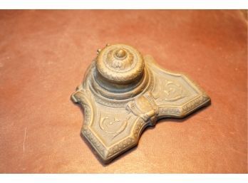 GORGEOUS ANTIQUE BRASS METAL INKWELL