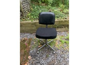 VINTAGE BLACK ARMLESS COMPUTER CHAIR WITH FROME BASE