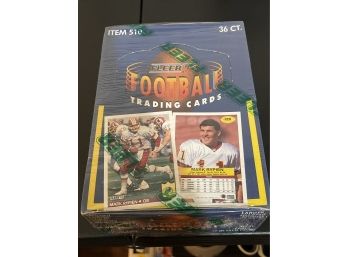 1992 Fleer Football Trading Cards Box Of 36 Packs - 17 Cards In Each Pack