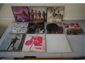 LOT OF 10 RECORDS INCLUDING NEIL YOUNG, R6