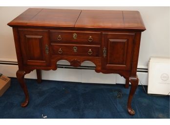 SOLID WOOD EXTENDABLE BUFFET WITH 2 DOORS AND 2 DRAWERS WITH KEY