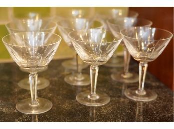 BEAUTIFUL SET OF 9 CHAMPAGNE GLASSES, 5.5IN HIGH