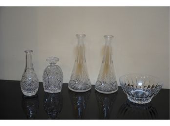 BUNDLE DEAL OF ASSORTED GLASS DECANTERS AND 1 BOWL