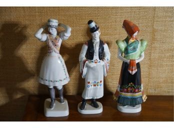 LOT OF 3 PORCELAIN FIGURINES, 11.5IN HIGH
