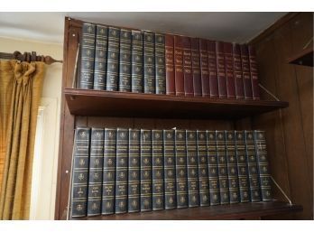 MASSVE BUNDLE DEAL OF ENCYCLOPEDIA BRITANNICA AND BOOK OF THE YEAR