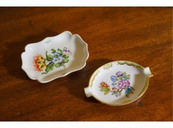 LOT OF 2 SMALL HEREND HUNGARY SMALL PORCELAIN DECORATION